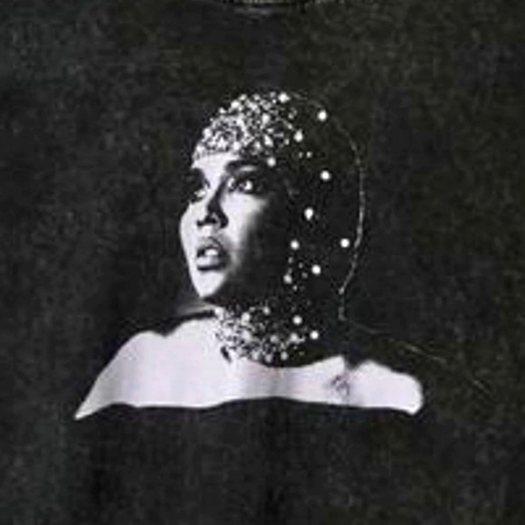 ❤️NWT VINTAGE TORRID BAND CONCERT TEE - LIZZO HIP HOP GRAPHIC SHIRT - PLUS SIZE - Picture 2 of 11